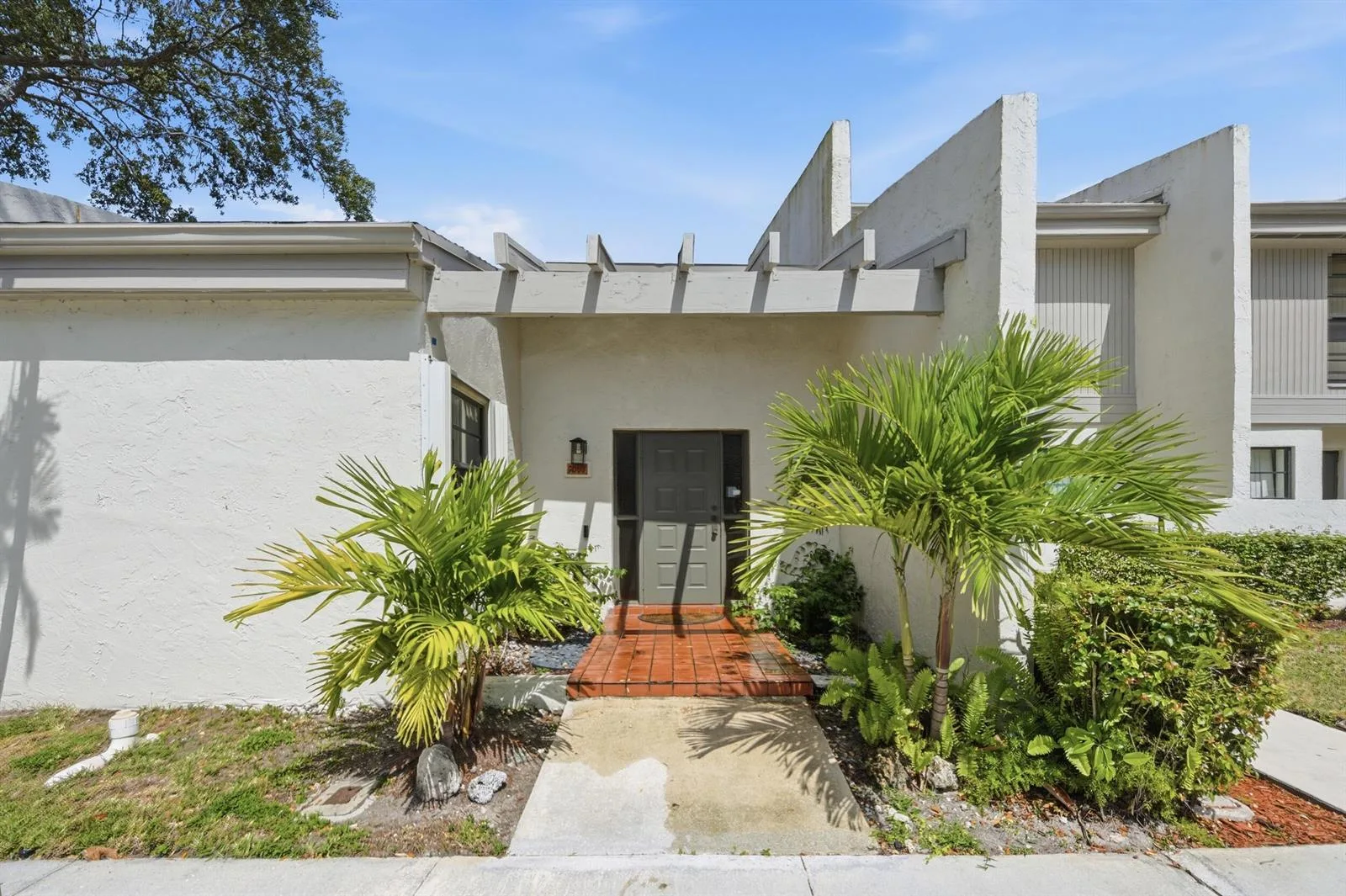 1097 NW 98th Terrace # 110, Pembroke Pines, FL 33024