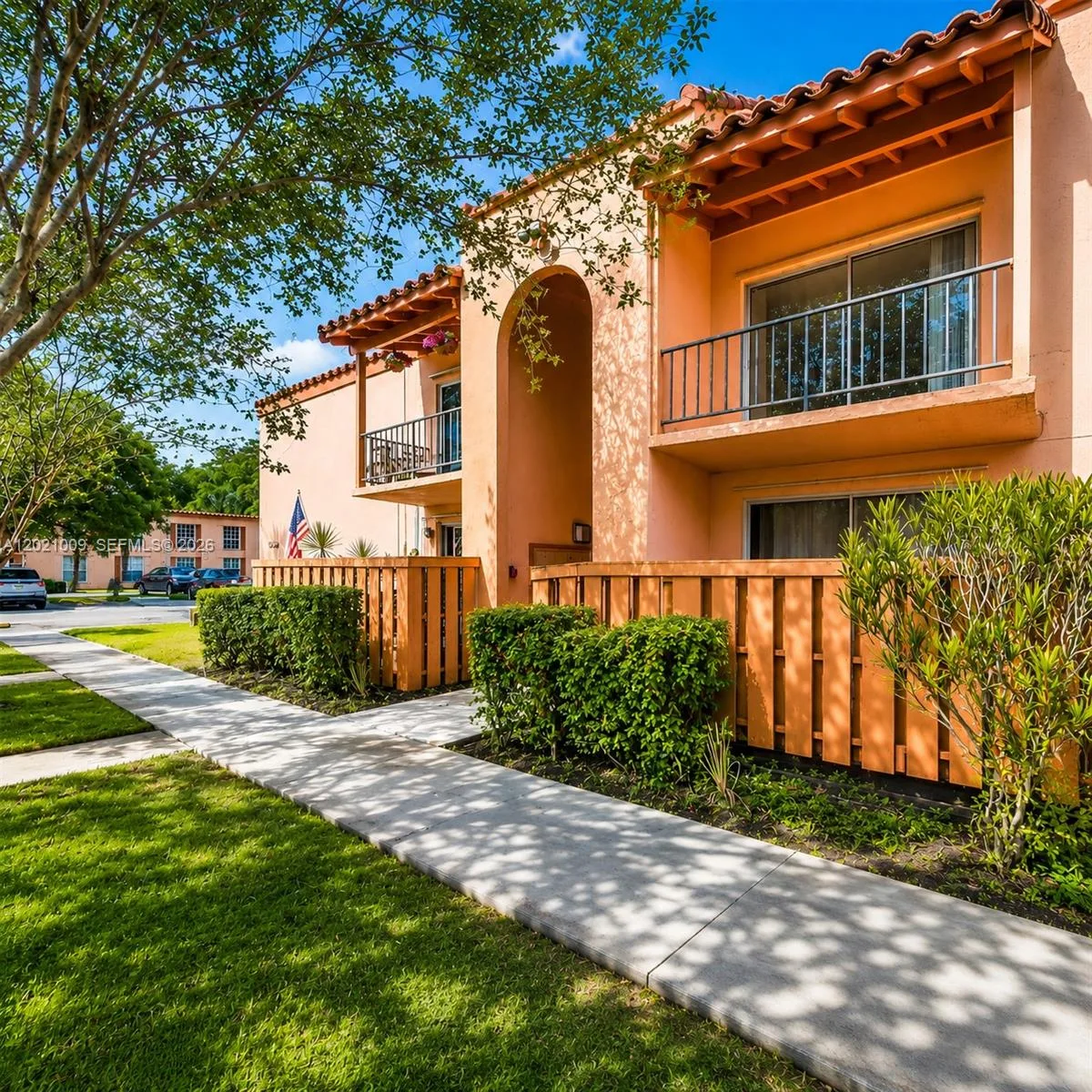 7160 Fairway Dr # J16, Miami Lakes, FL 33014
