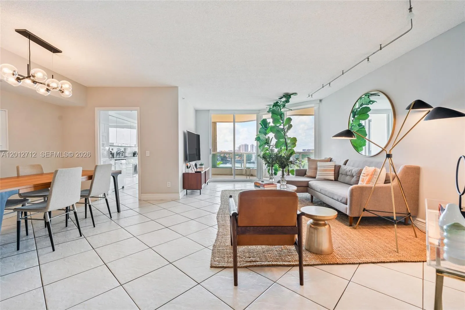21205 YACHT CLUB DR # 805, Aventura, FL 33180 photo 3