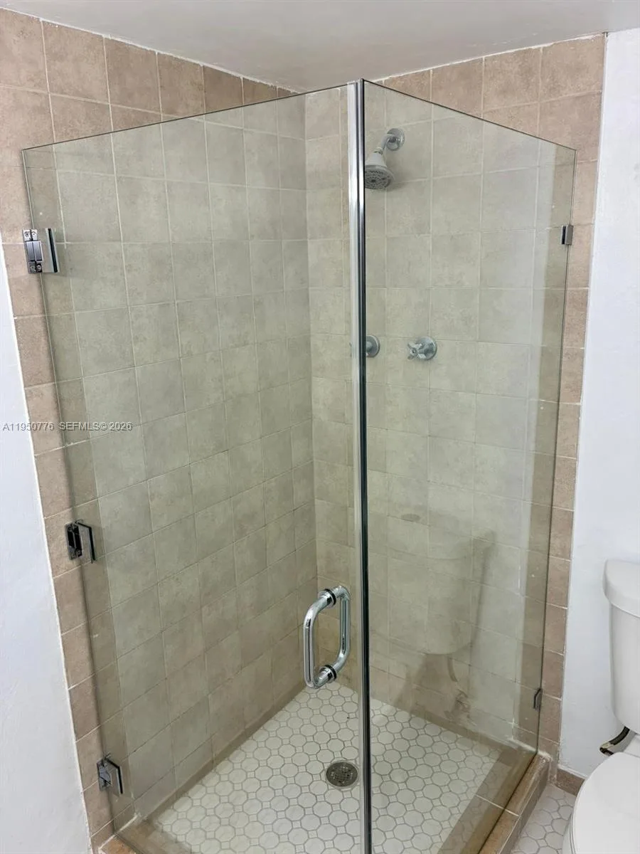 1450 NE 191st St # 205, Miami, FL 33179 photo 4