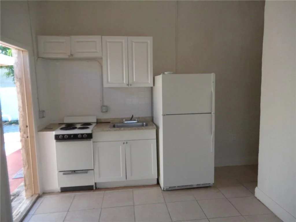 2204 Atlanta Street # 3, Hollywood, FL 33020