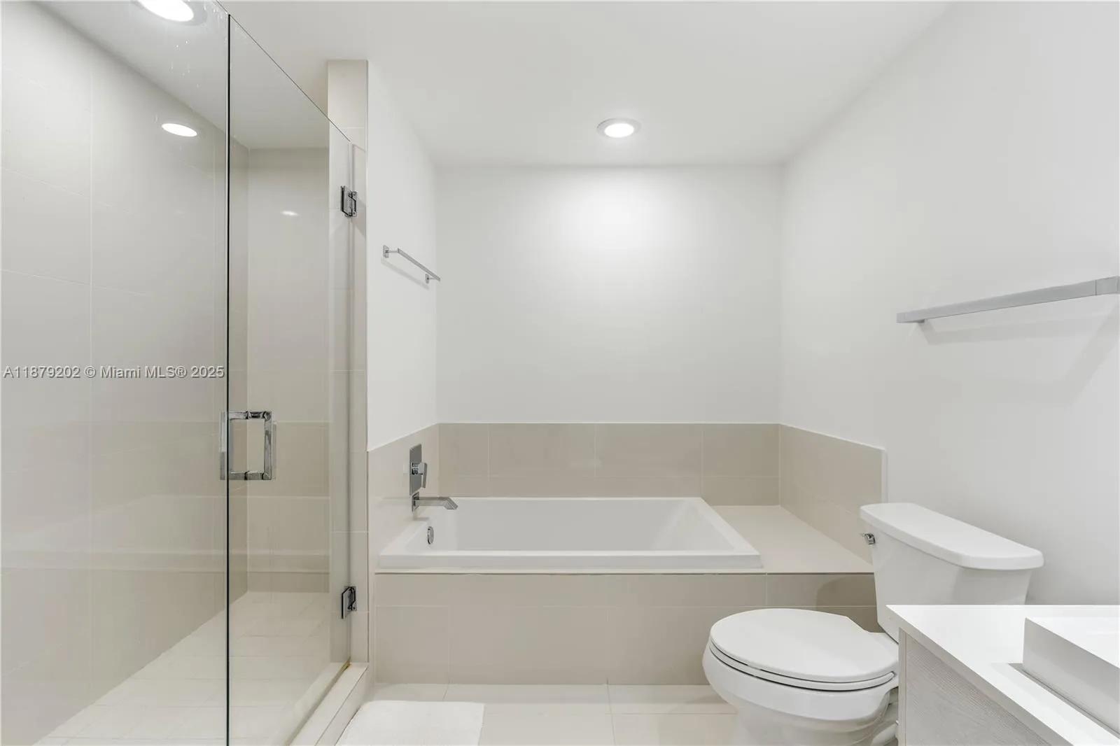 55 SW 9th St # 4001, Miami, FL 33130 photo 12
