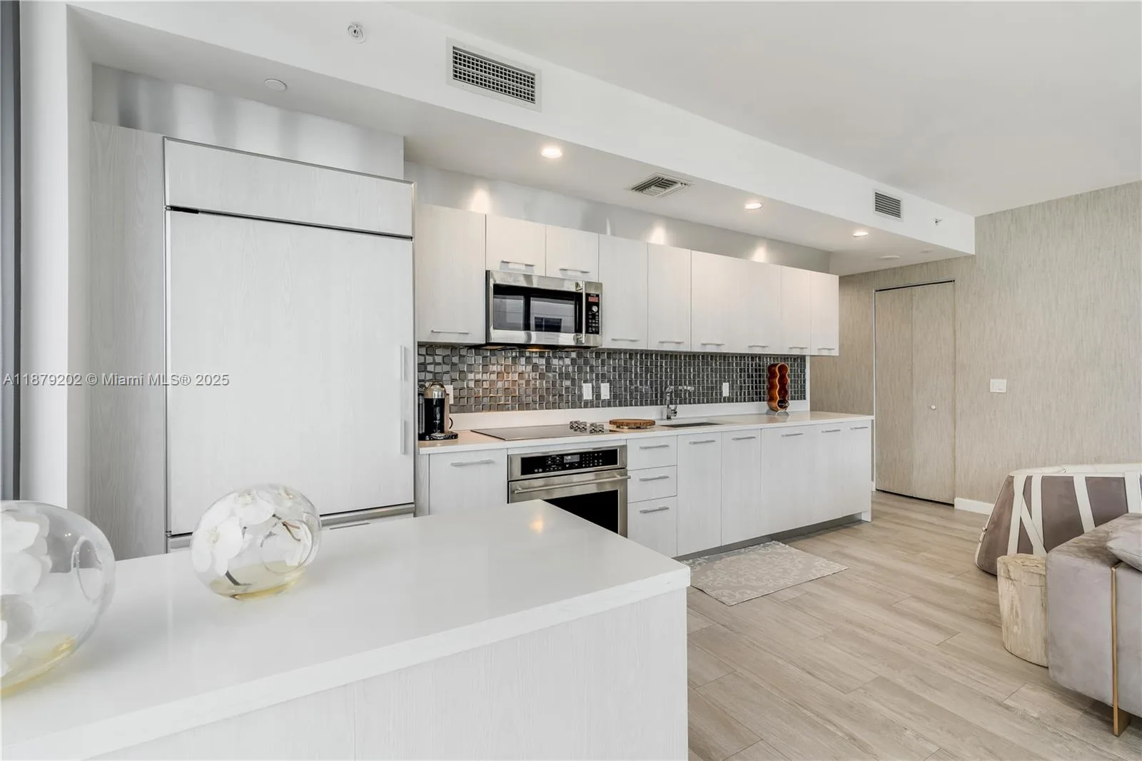 55 SW 9th St # 4001, Miami, FL 33130 photo 6