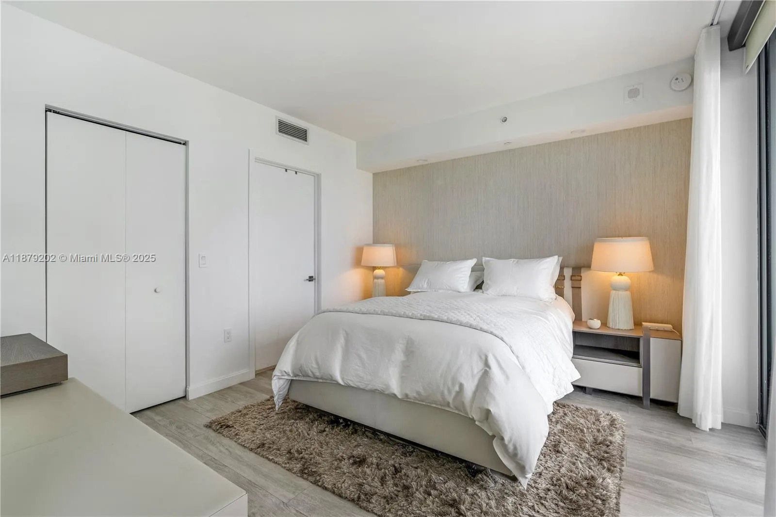 55 SW 9th St # 4001, Miami, FL 33130 photo 9