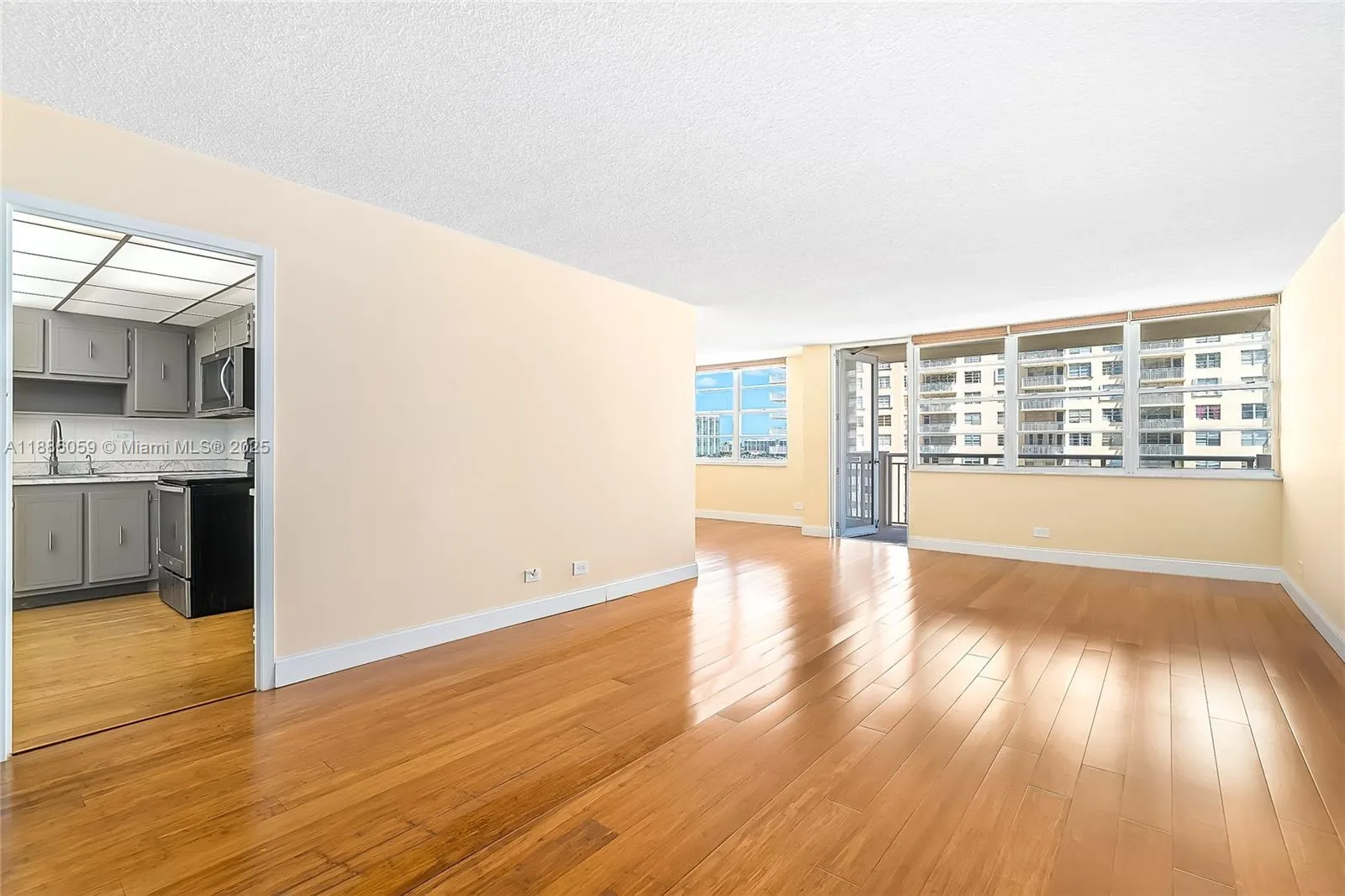 250 174th St # 1008, Sunny Isles Beach, FL 33160 photo 11