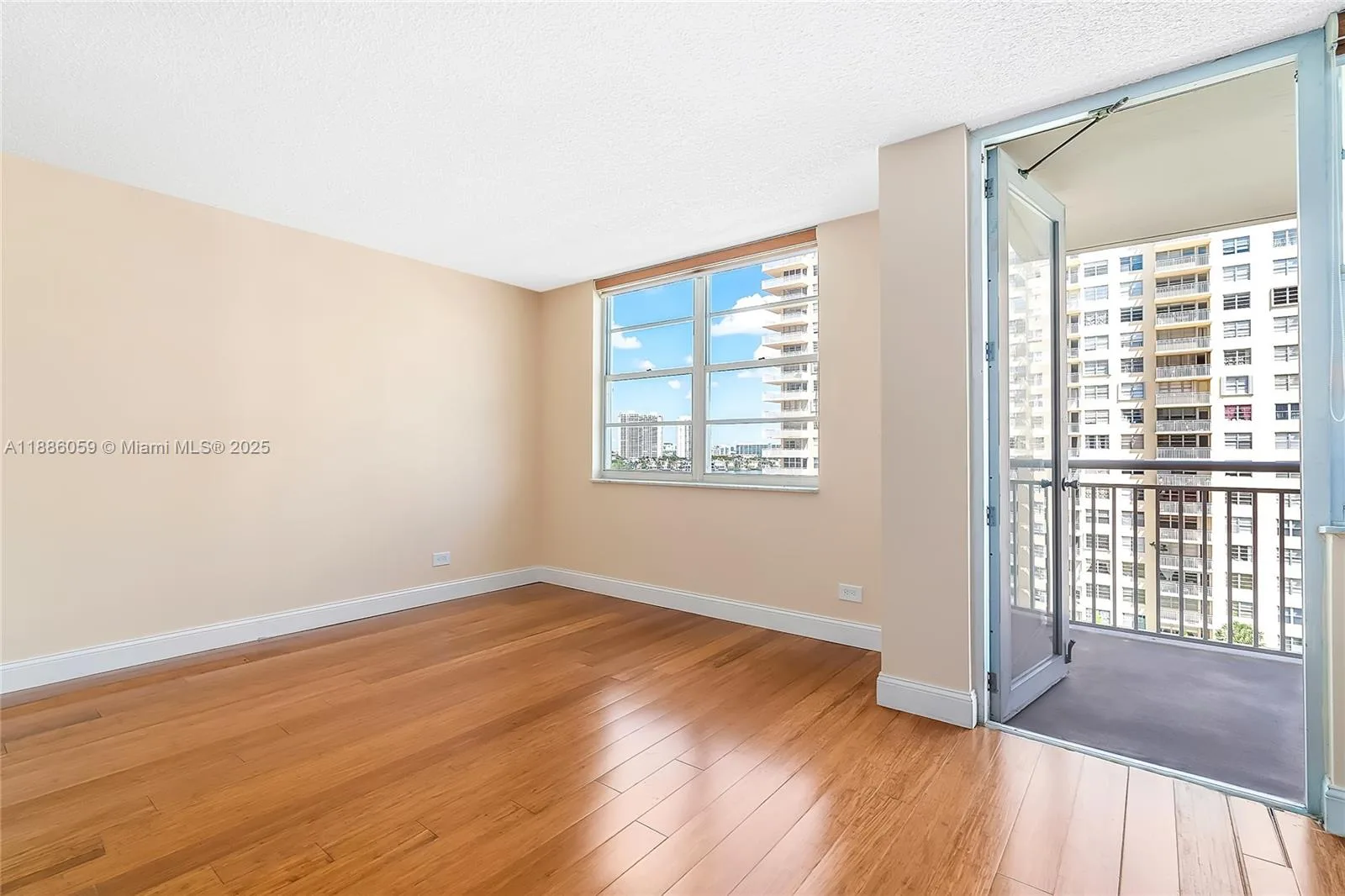 250 174th St # 1008, Sunny Isles Beach, FL 33160 photo 12