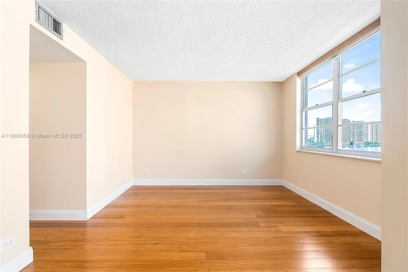 250 174th St # 1008, Sunny Isles Beach, FL 33160 photo 13