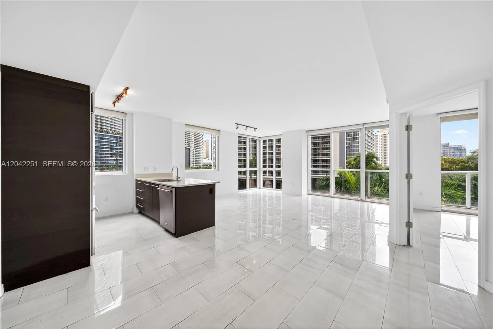 500 Brickell Ave # 501, Miami, FL 33131