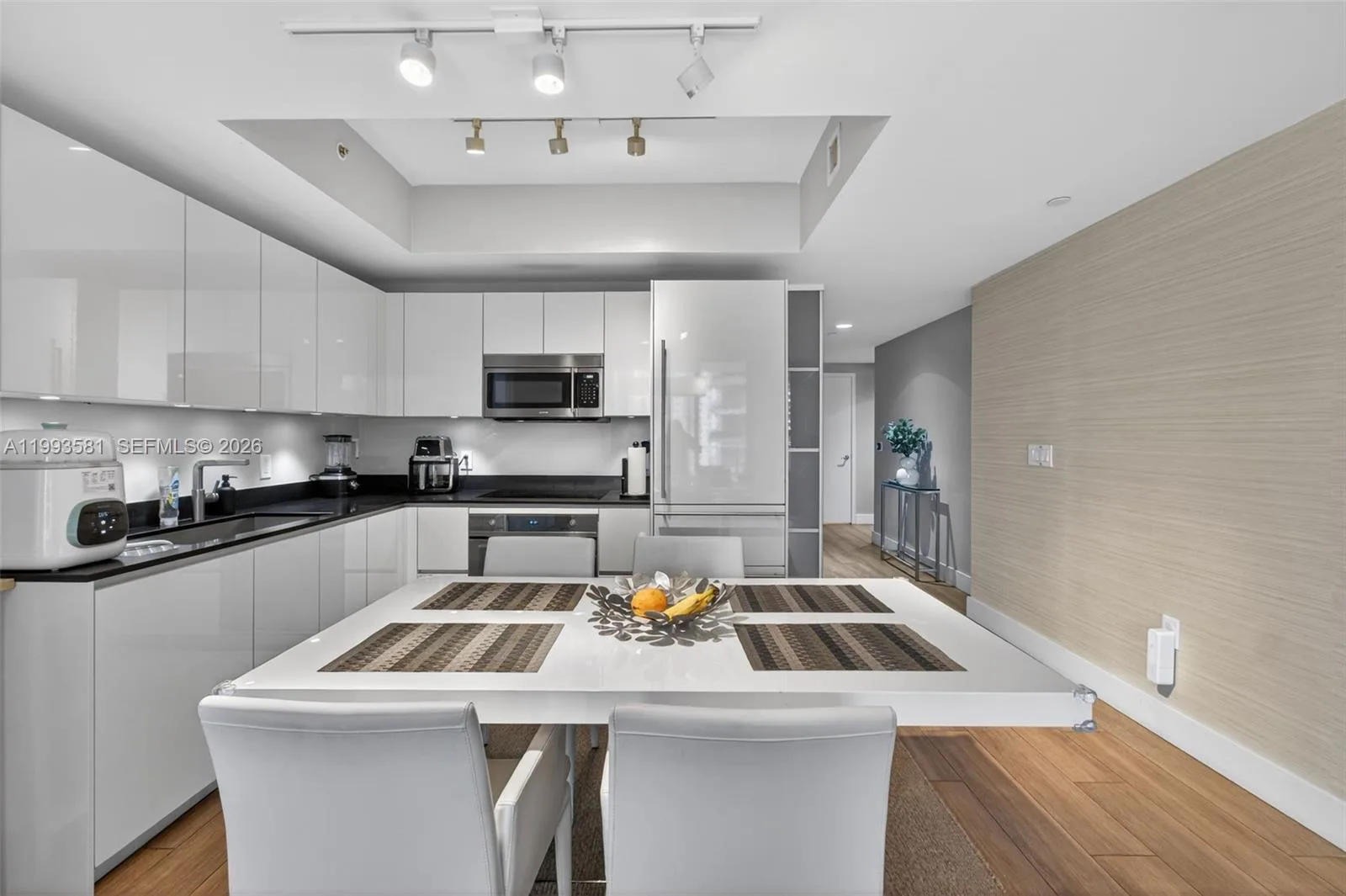 1010 Brickell Ave # 2611, Miami, FL 33131 photo 4