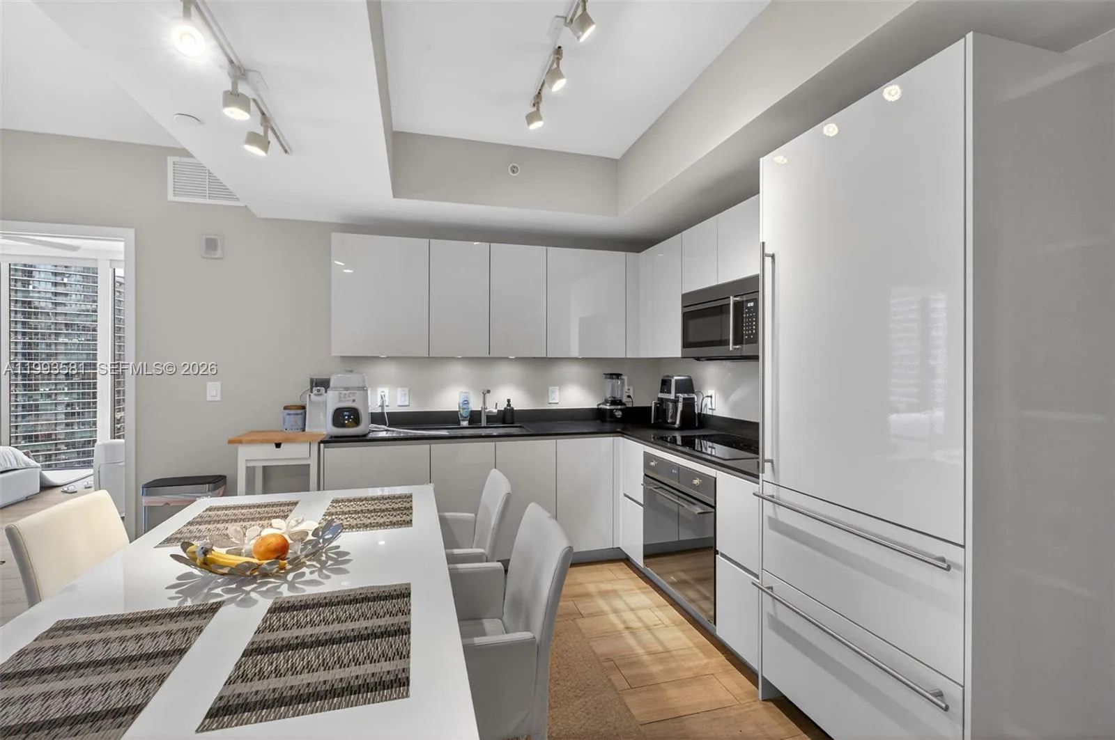 1010 Brickell Ave # 2611, Miami, FL 33131 photo 5