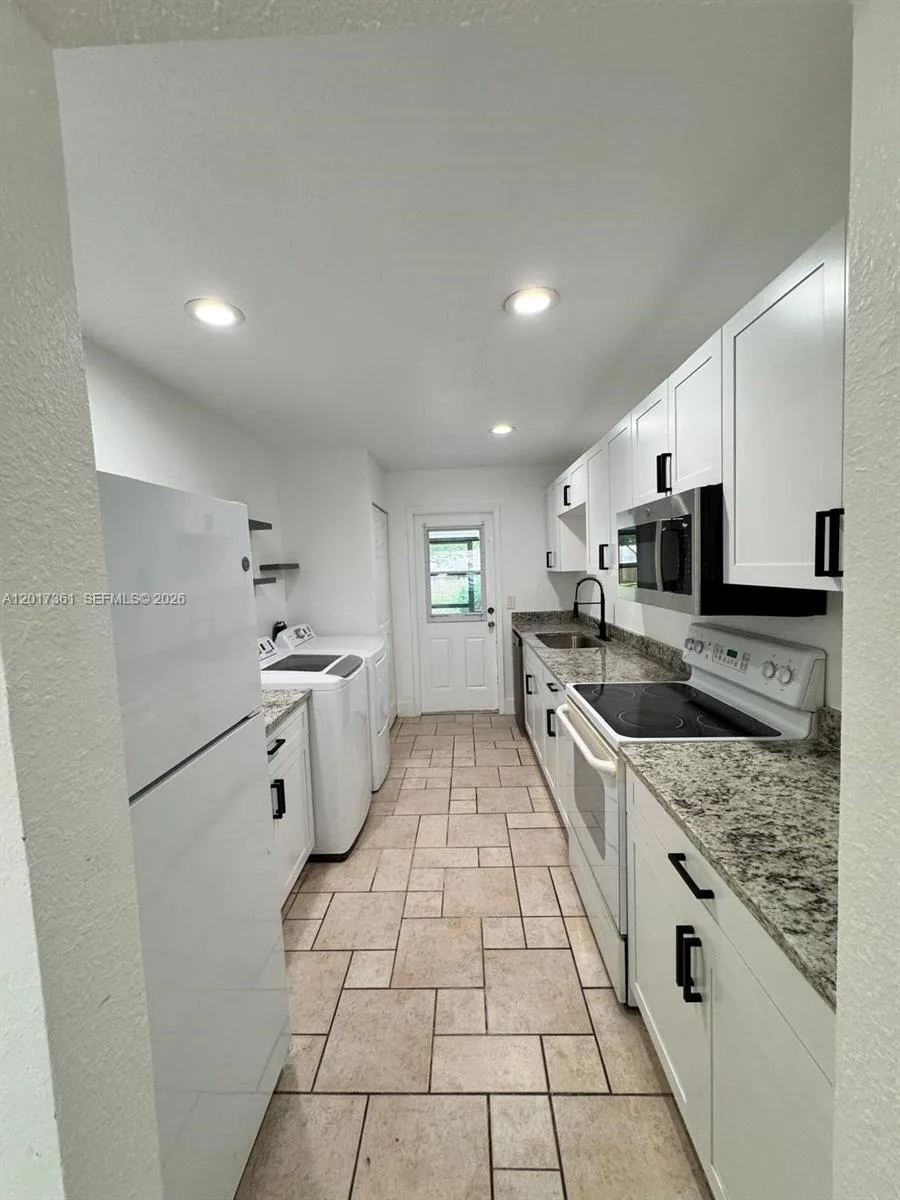725 NorthLake Blvd # 4, Other City - In The State Of Florida, FL 32701