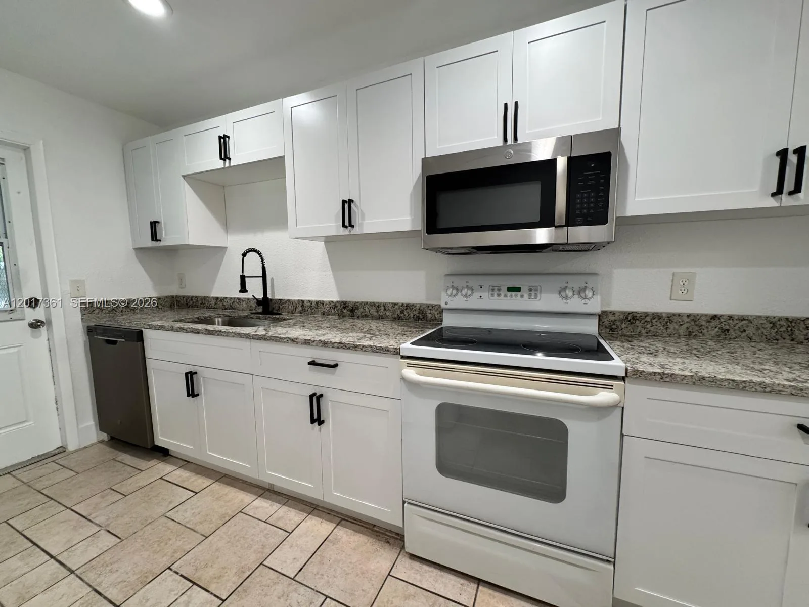 725 NorthLake Blvd # 4, Other City - In The State Of Florida, FL 32701 photo 2
