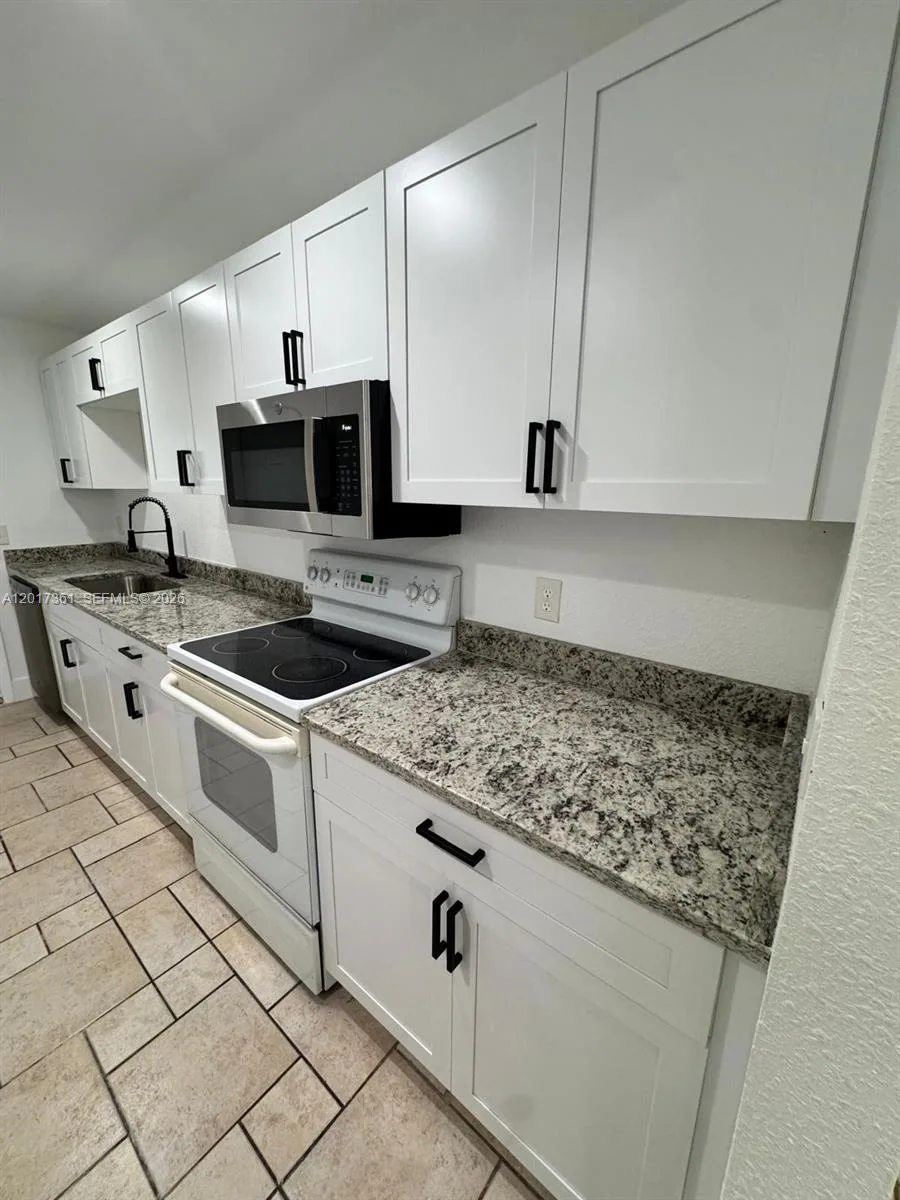 725 NorthLake Blvd # 4, Other City - In The State Of Florida, FL 32701 photo 3
