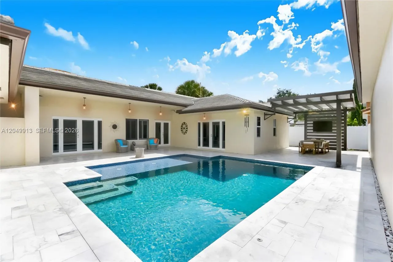 15241 NW 89th Ave, Miami Lakes, FL 33018 photo 12