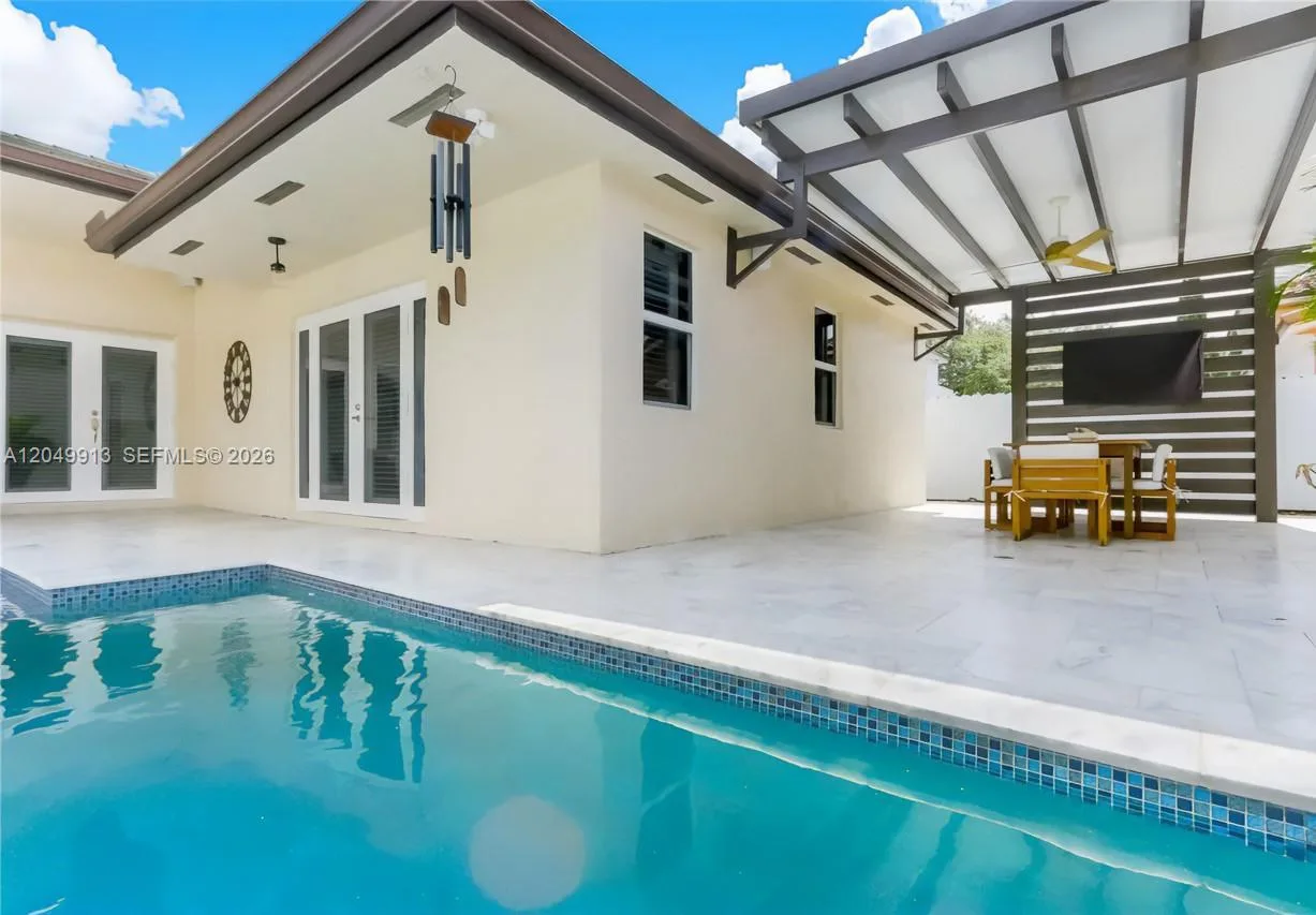 15241 NW 89th Ave, Miami Lakes, FL 33018 photo 13