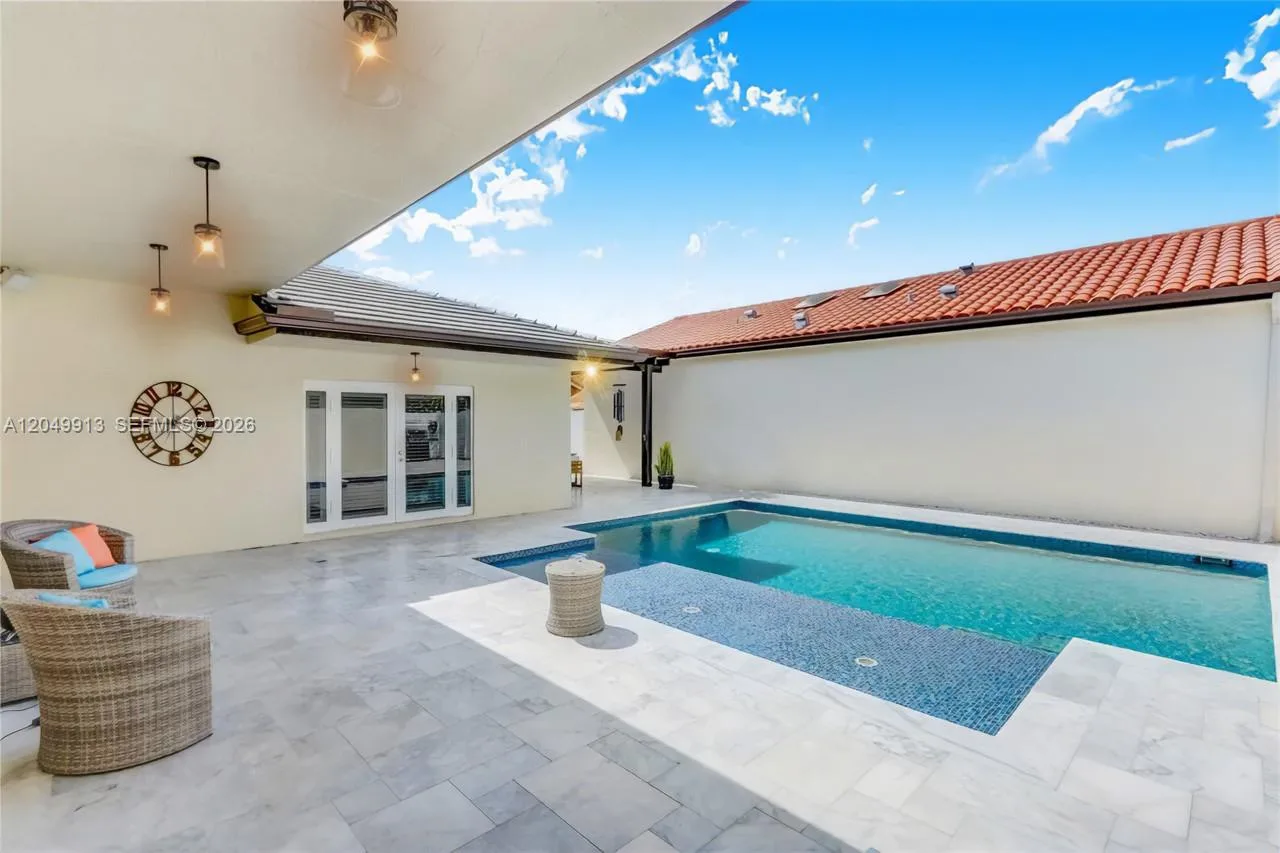15241 NW 89th Ave, Miami Lakes, FL 33018 photo 9