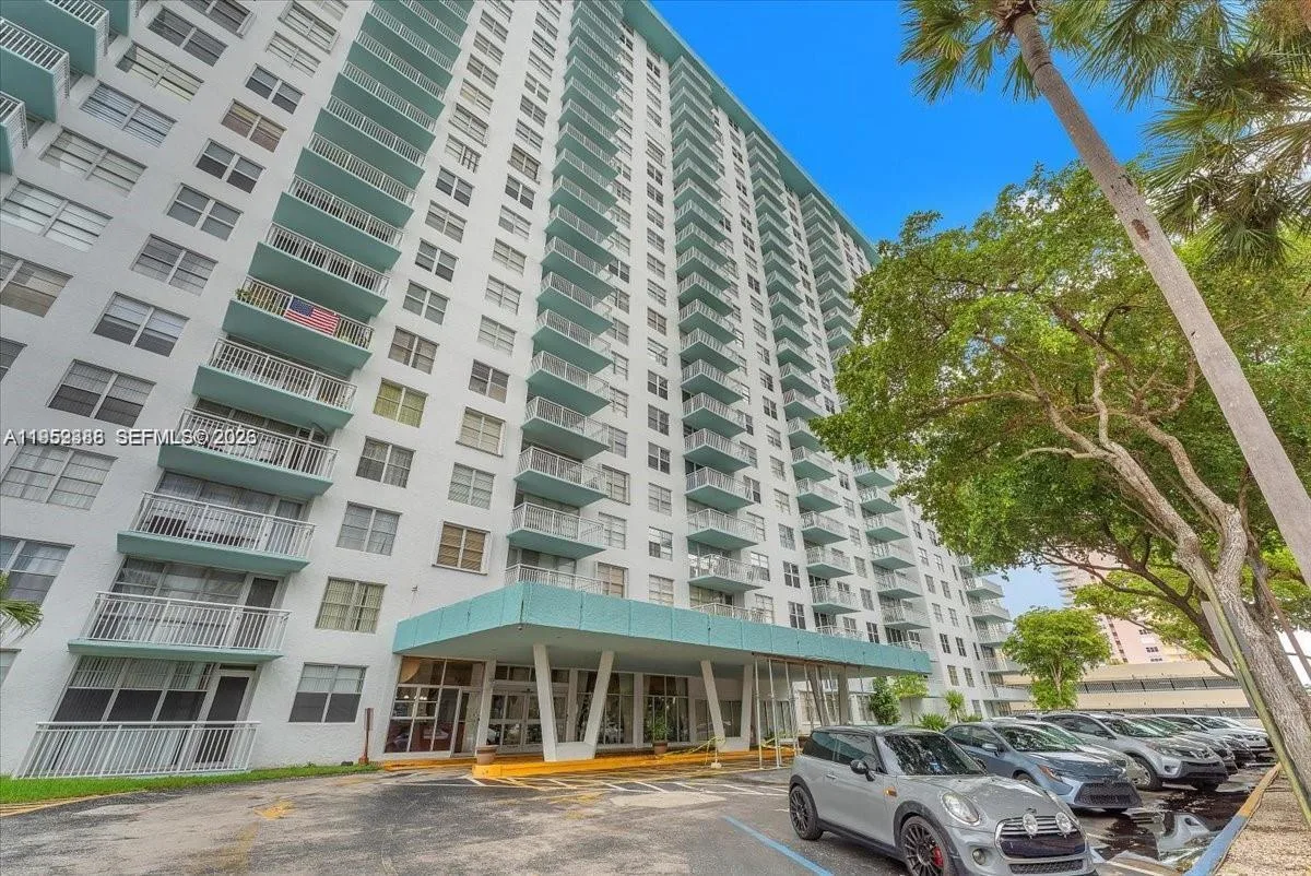 301 174th St # 1018, Sunny Isles Beach, FL 33160 photo 4