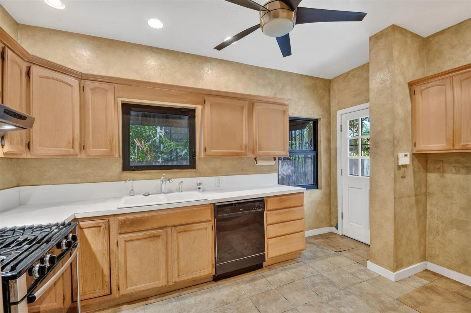 109 George Bush Boulevard, Delray Beach, FL 33444 photo 11