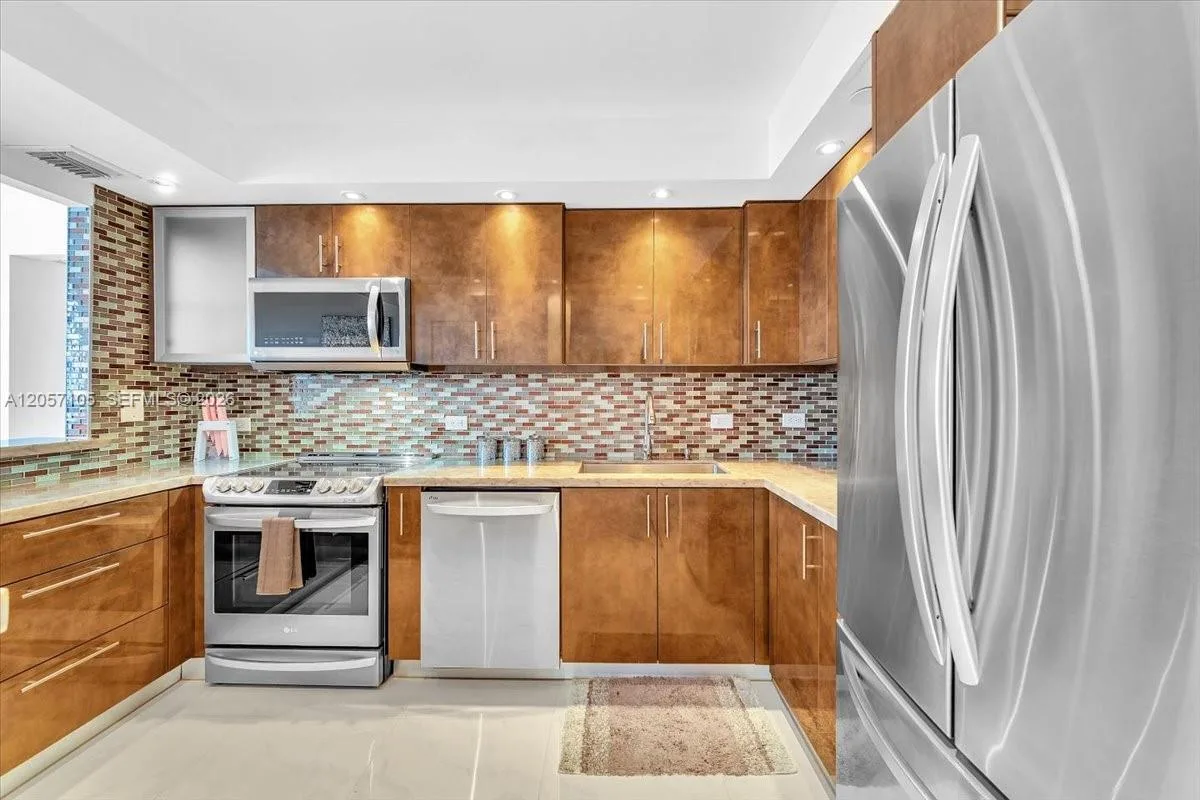 20515 E Country Club Dr # 2048, Aventura, FL 33180 photo 6