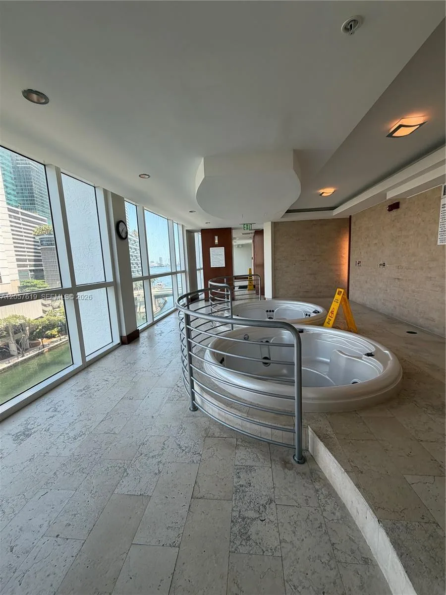 41 SE 5th St # 404, Miami, FL 33131 photo 11