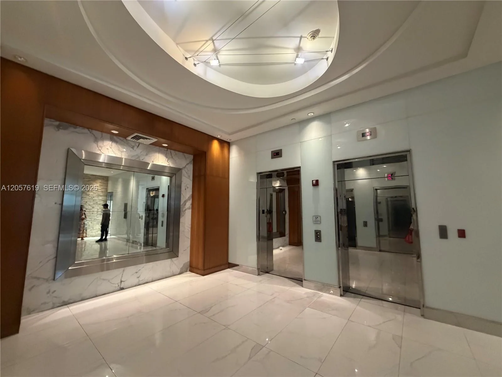 41 SE 5th St # 404, Miami, FL 33131 photo 4