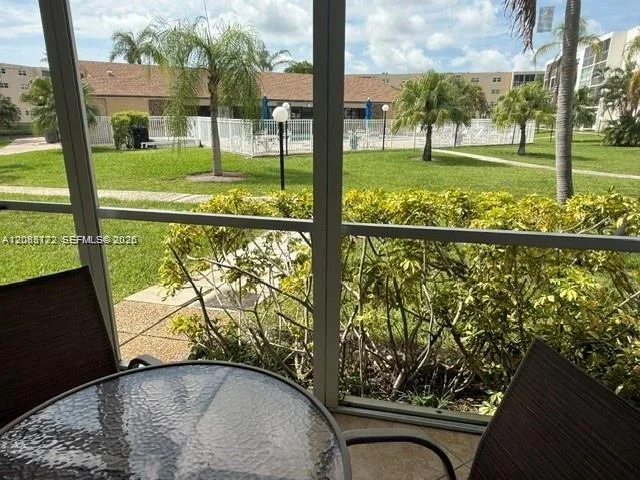414 SE 10th St # 103, Dania Beach, FL 33004