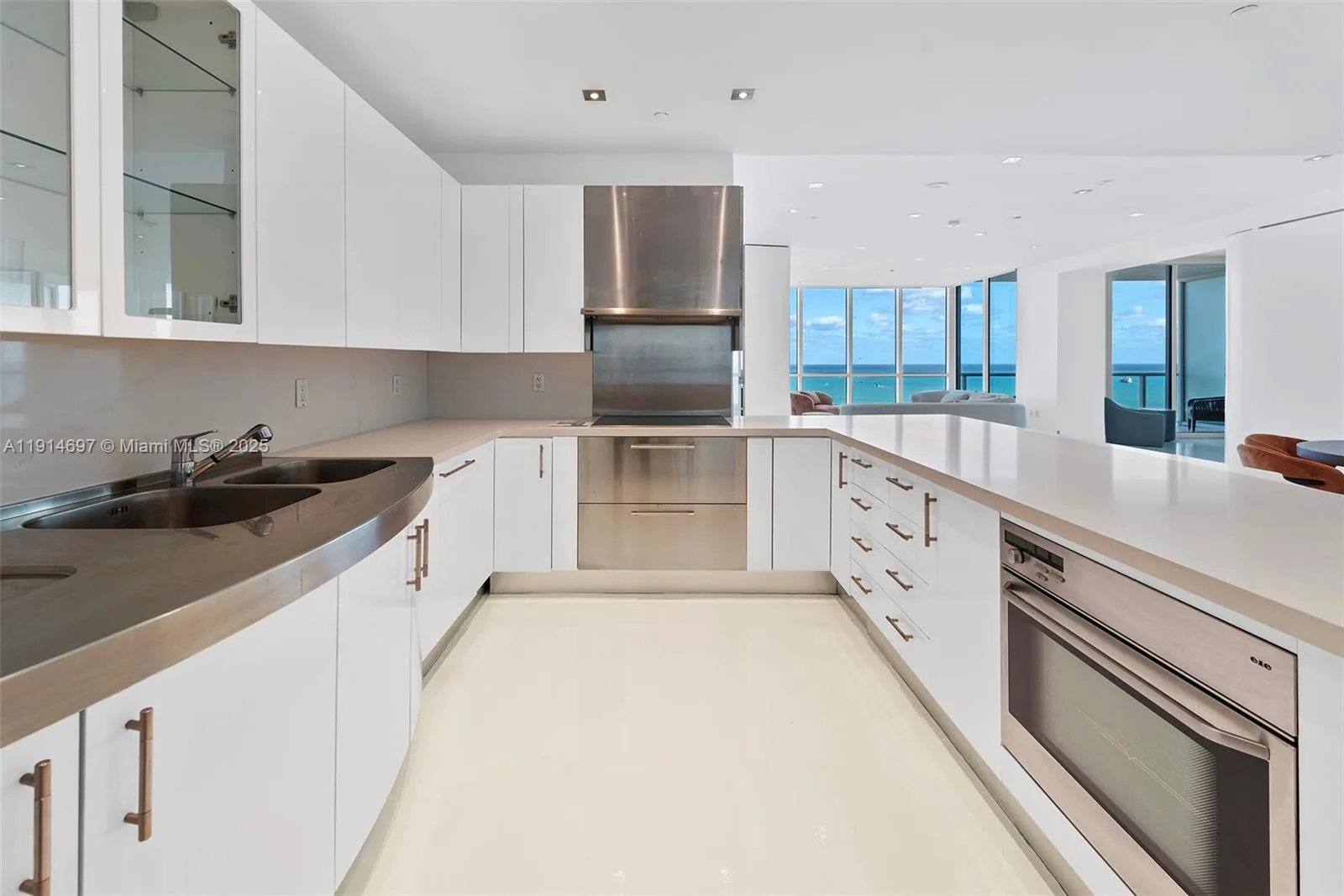 100 S Pointe Dr # 2306, Miami Beach, FL 33139 photo 4