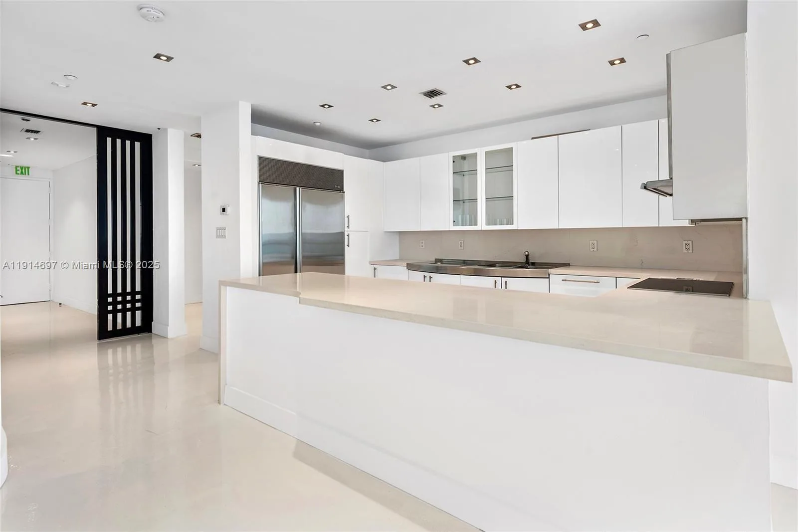 100 S Pointe Dr # 2306, Miami Beach, FL 33139 photo 5