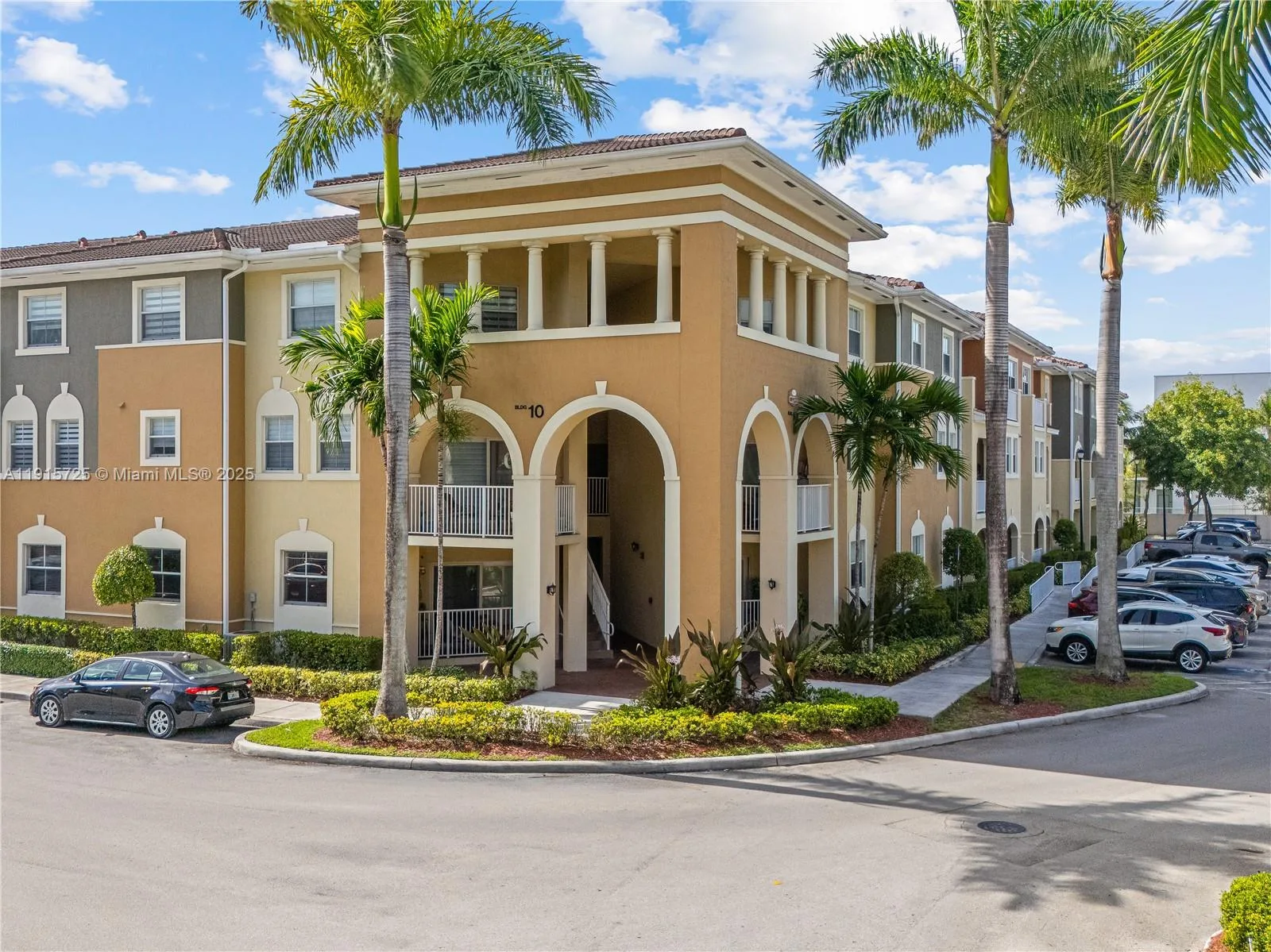 8800 NW 107th Ct # 215, Doral, FL 33178
