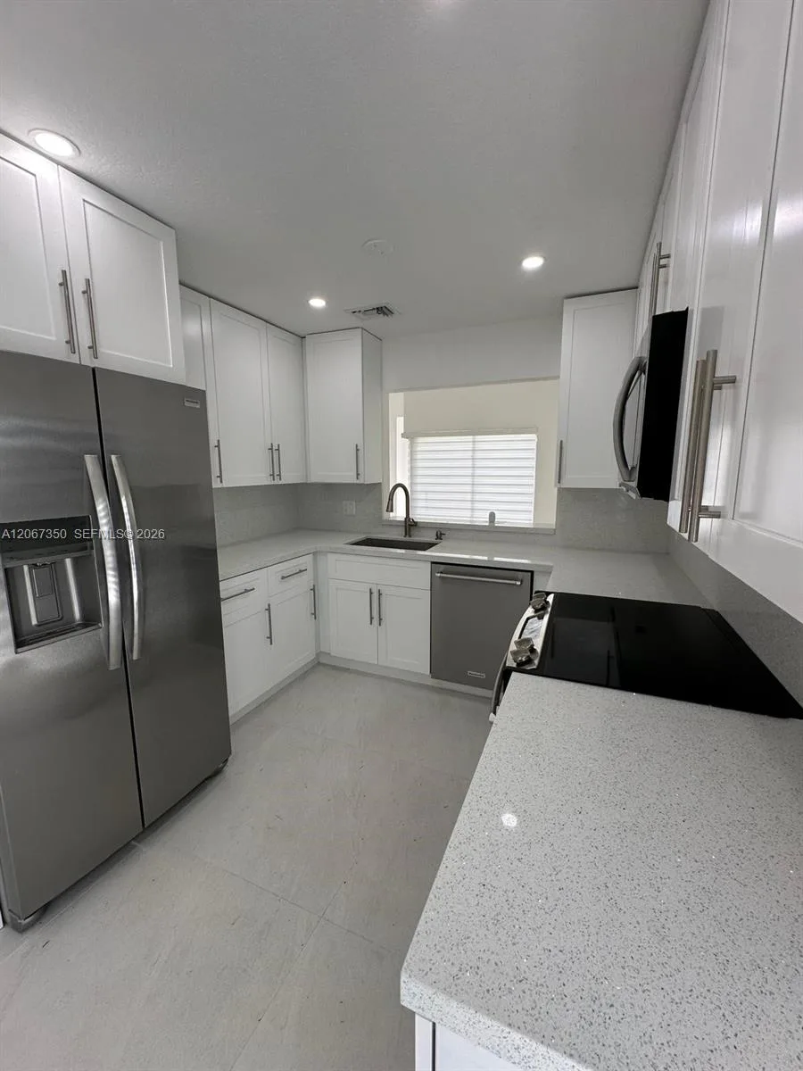 20926 SW 124th Ave Rd, Miami, FL 33177 photo 2