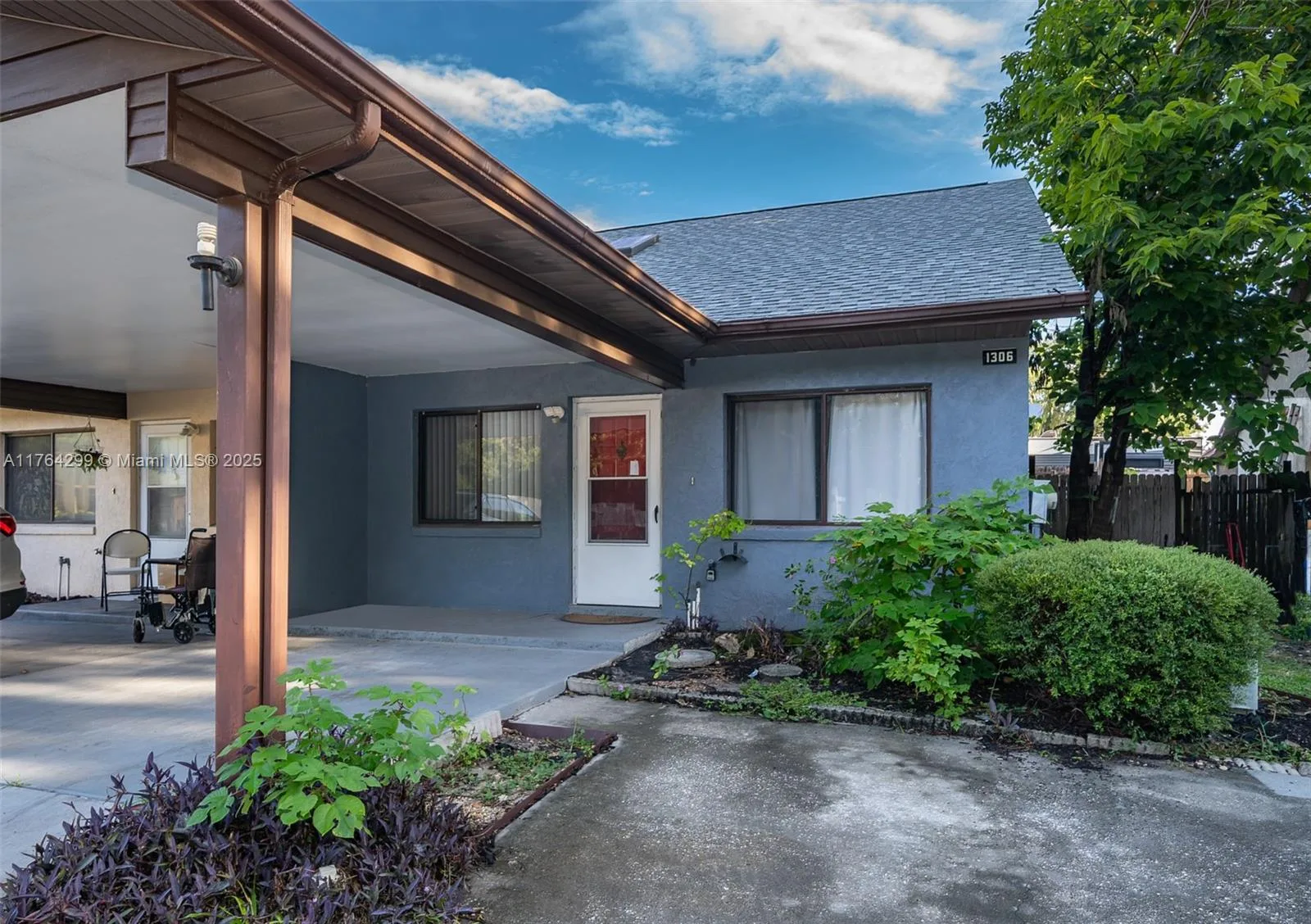 1306 Vine St, Other City - In The State Of Florida, FL 34748