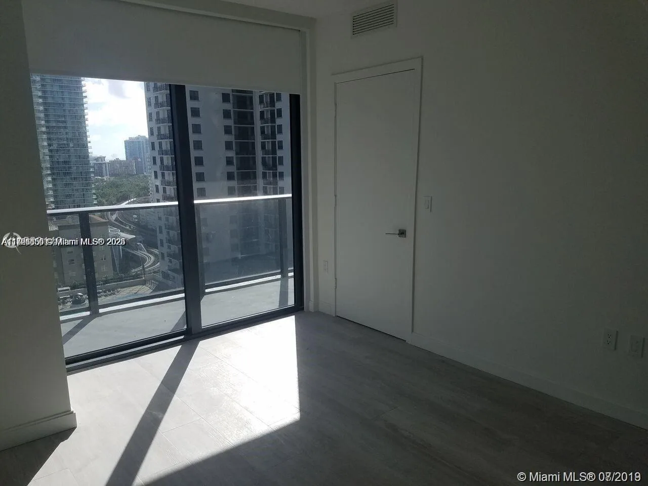 55 SW 9th St # 1805, Miami, FL 33130 photo 4