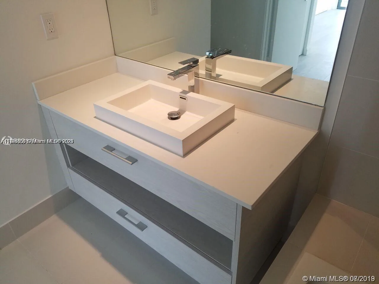 55 SW 9th St # 1805, Miami, FL 33130 photo 5