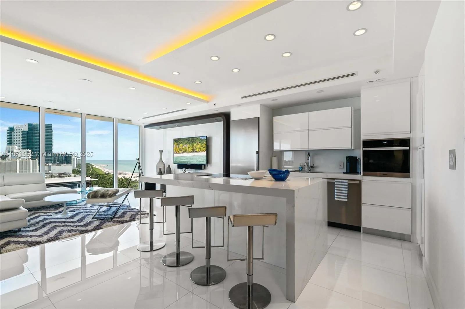 100 Lincoln Rd # PH6, Miami Beach, FL 33139 photo 4