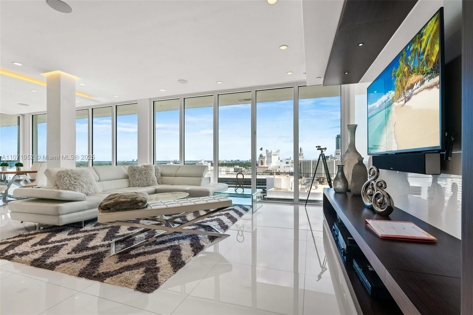 100 Lincoln Rd # PH6, Miami Beach, FL 33139 photo 8