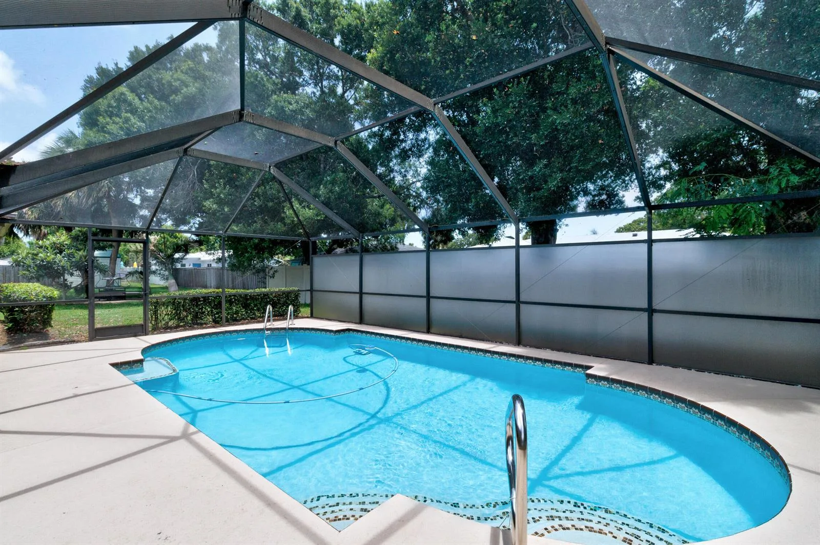 590 26th Court, Vero Beach, FL 32962 photo 2