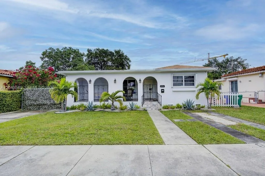 2721 SW 30th Ave, Miami, FL 33133