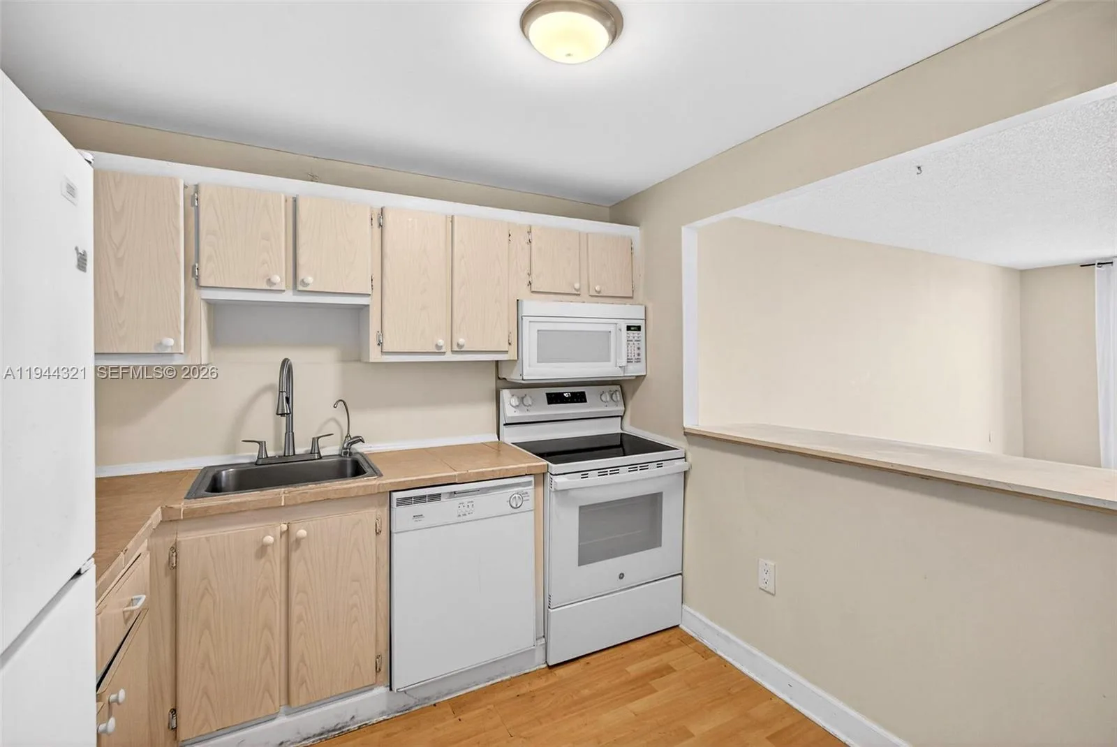 16851 NE 23rd Avenue # 619, North Miami Beach, FL 33160 photo 10