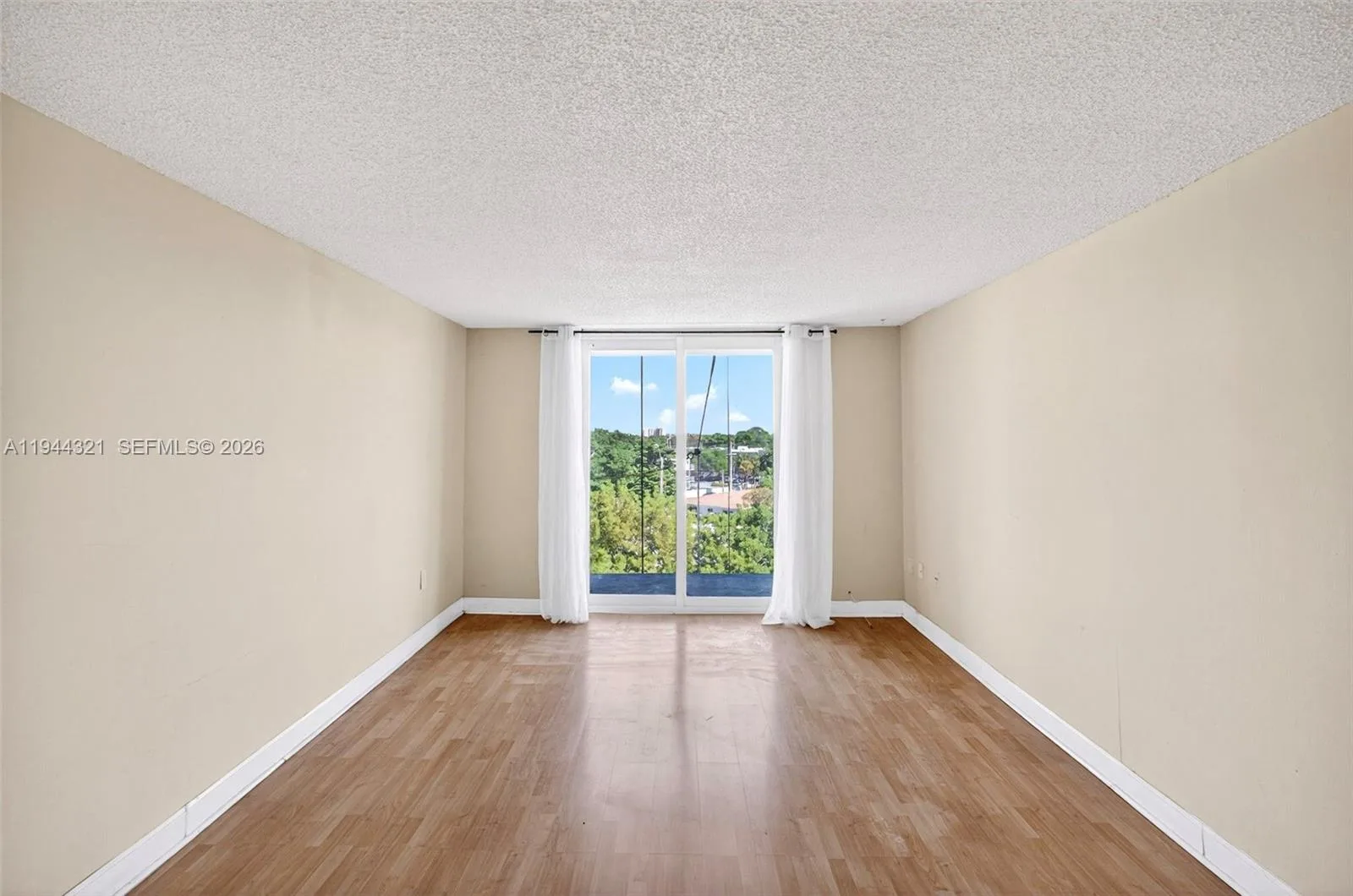 16851 NE 23rd Avenue # 619, North Miami Beach, FL 33160 photo 3