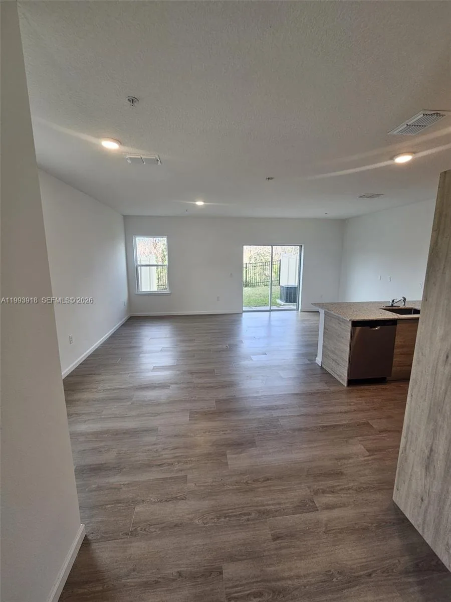 1201 SOUTHSTATION PL # 101, Orlando, FL 32809 photo 8