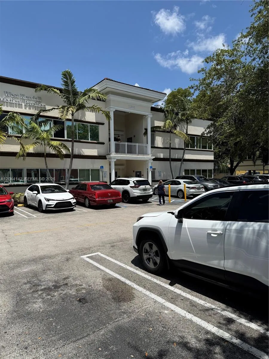 11801 SW 90th St # 101, Miami, FL 33186