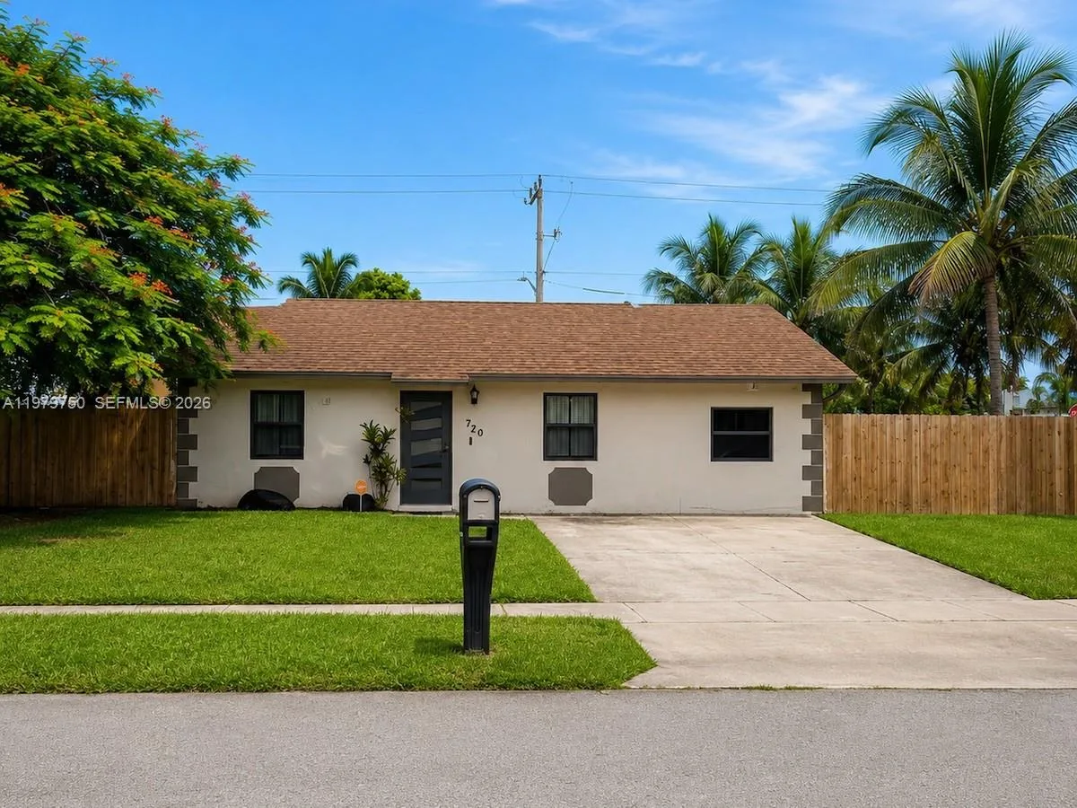 720 SW 81 Ter, North Lauderdale, FL 33068