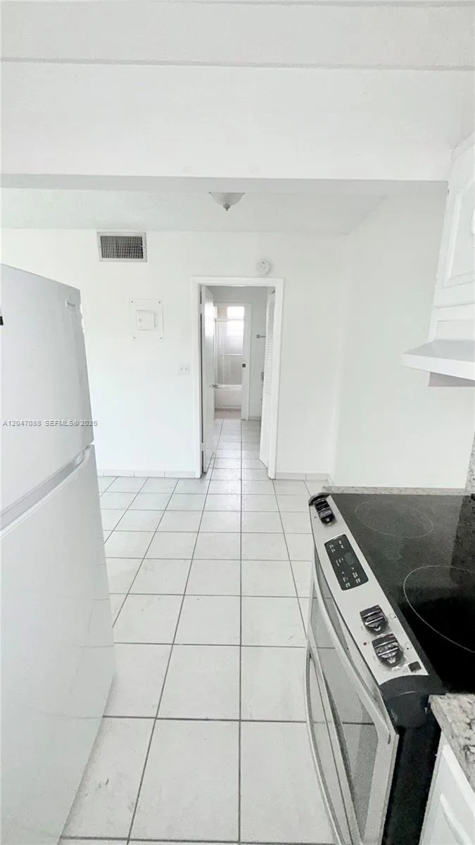 1975 NE 135th St # 3F, North Miami, FL 33181 photo 7