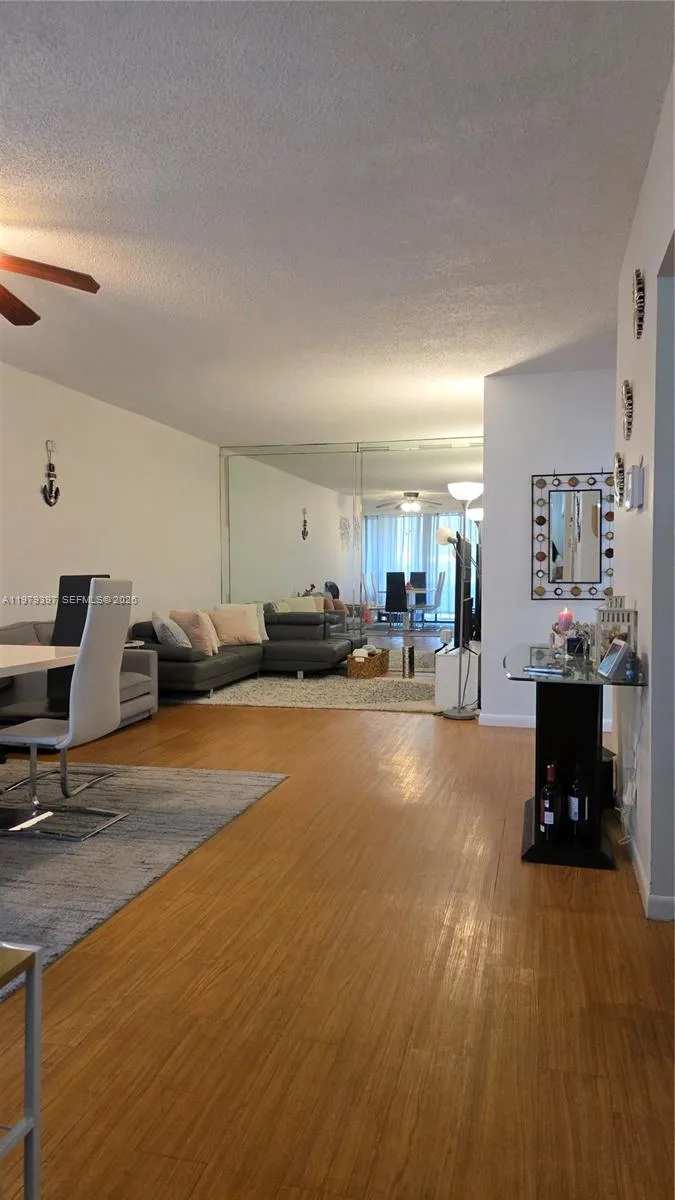 750 NE 199th St # 101H, Miami, FL 33179 photo 3