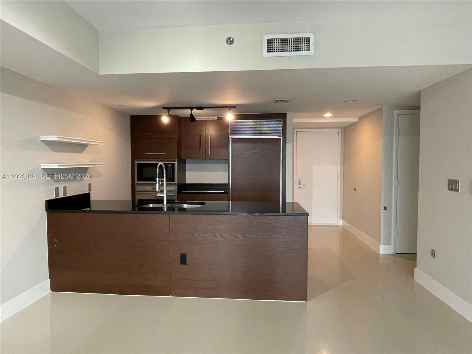 475 Brickell Ave # 414, Miami, FL 33131