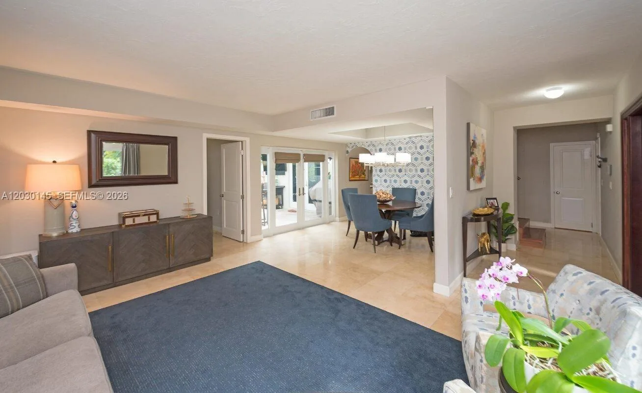 423 Alhambra Cir, Coral Gables, FL 33134 photo 2