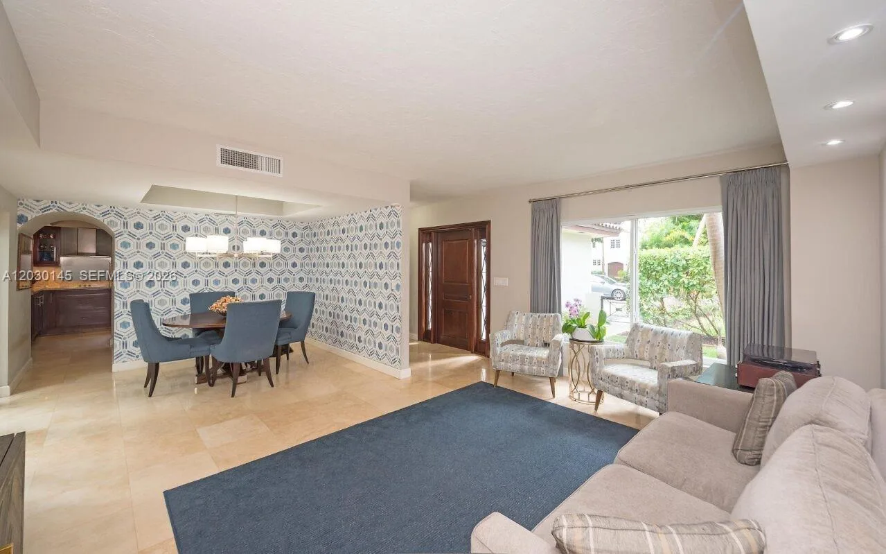 423 Alhambra Cir, Coral Gables, FL 33134 photo 4