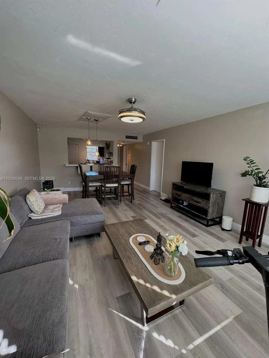 1530 NE 191st St # 241, Miami, FL 33179 photo 3
