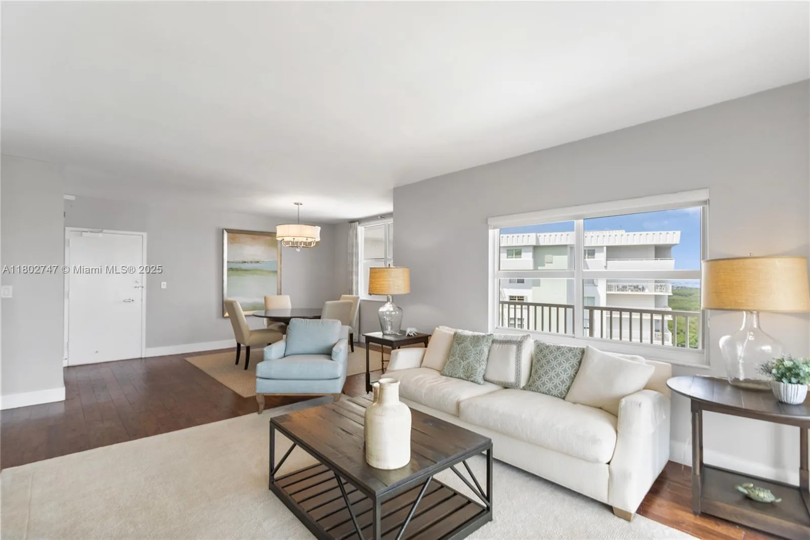 300 Bayview Dr # 2105, Sunny Isles Beach, FL 33160 photo 10