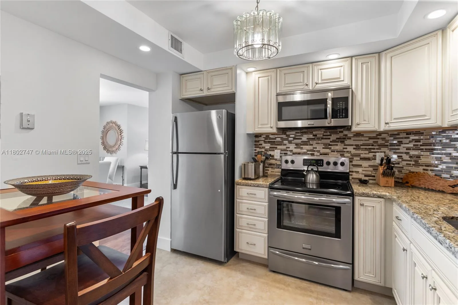 300 Bayview Dr # 2105, Sunny Isles Beach, FL 33160 photo 12